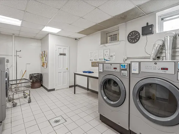 162-41 Powells Cove Boulevard image 24 of 29