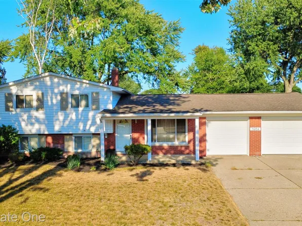 5964 Strathdon Way, Waterford, MI 48327