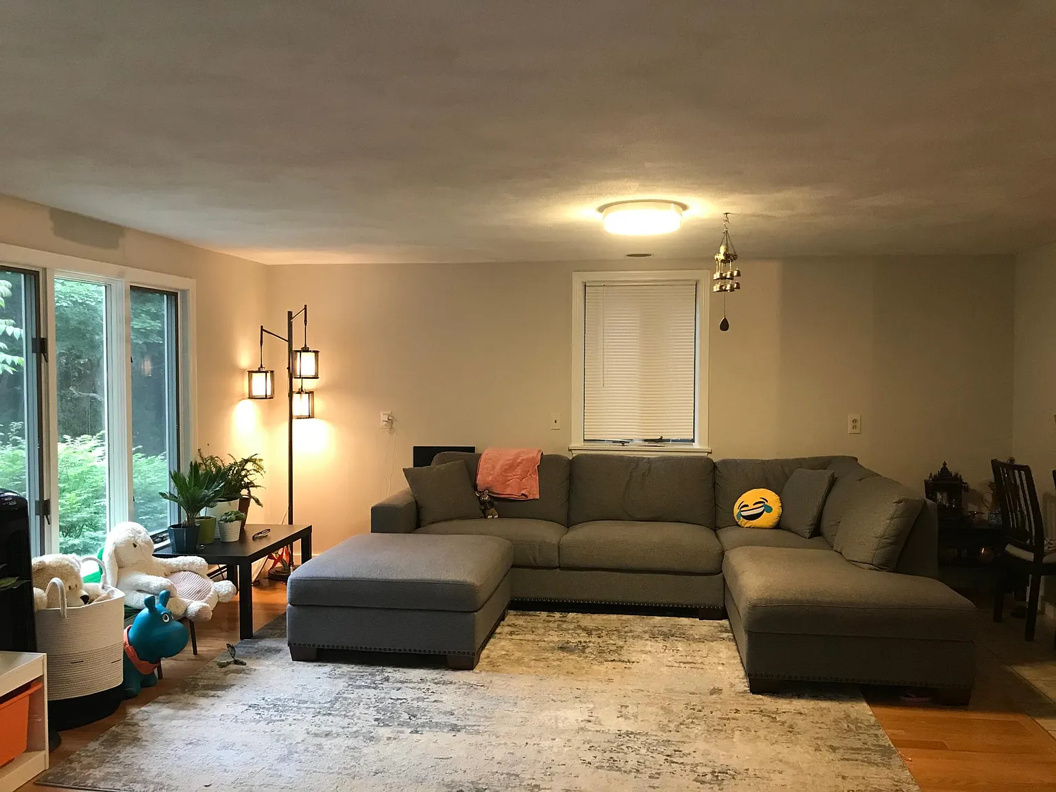 4 bed, 2.5 bath, 2456 sqft, $5,350 — Photo 4