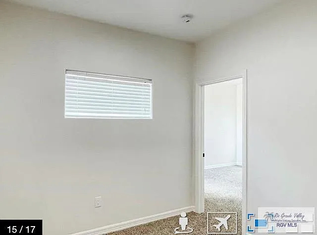 2101 Treasure Oaks Dr — Photo 11