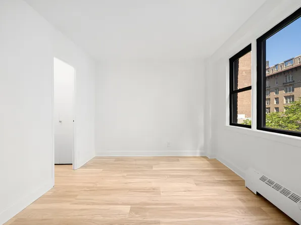 145 East 15th Street image 4 of 12