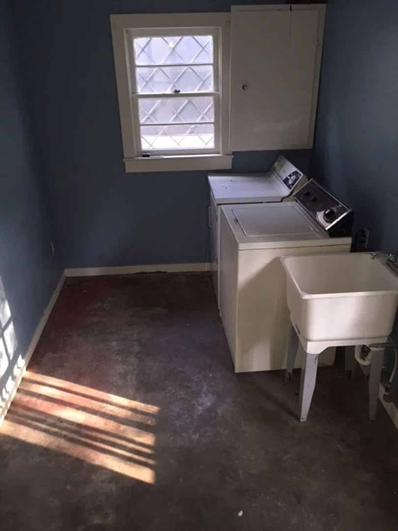 3 Bed/1.5 Bath House — Photo 2