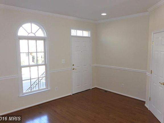 2nd image of 318 Fallsgrove Dr