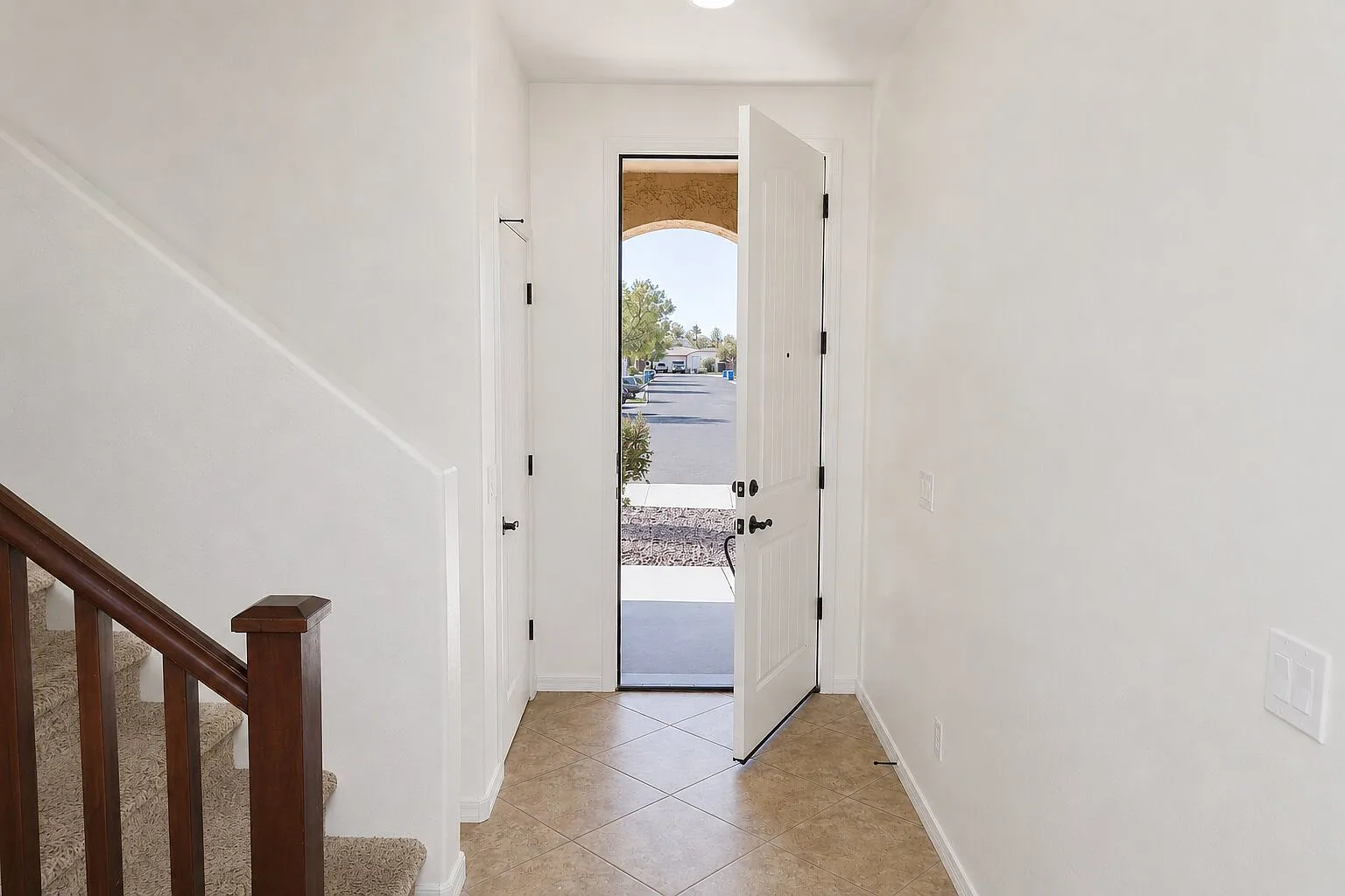 4 bed, 2.5 bath, 2764 sqft, $2,995 — Photo 1