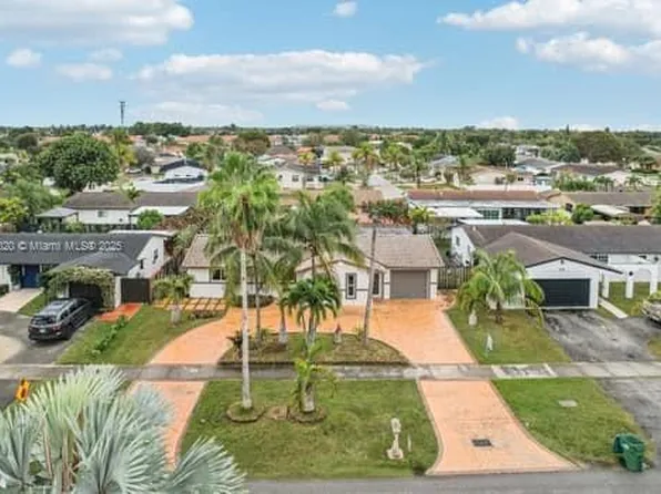 9020 SW 200th St, Cutler Bay, FL 33157