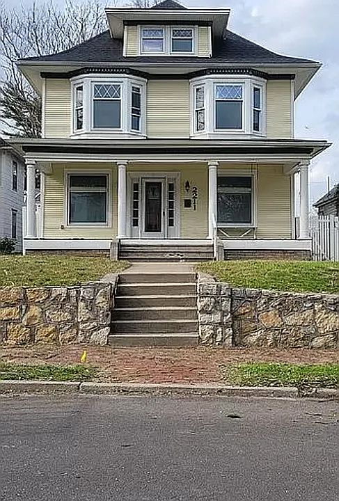 1st image of 2211 Francis St