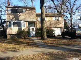 1429 Jenkins St, Merrick, NY 11566