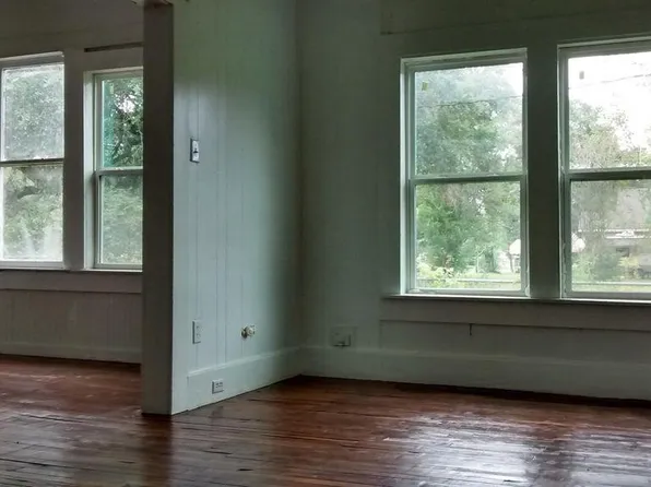 1025 Lansing St, Orange, TX 77630