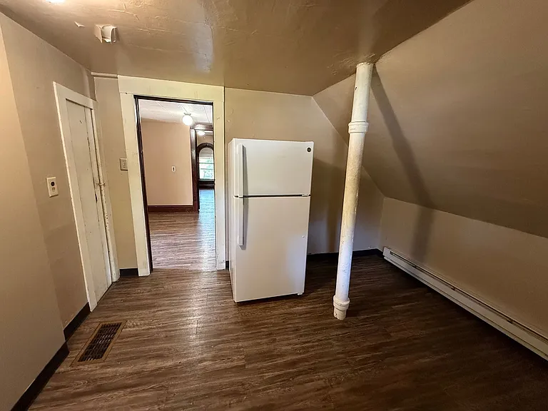 721 E Kemp Ave — Photo 7