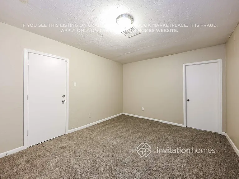 4753 N 70th Ave — Photo 10