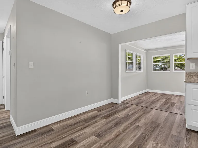 53 S Jeffery St — Photo 26