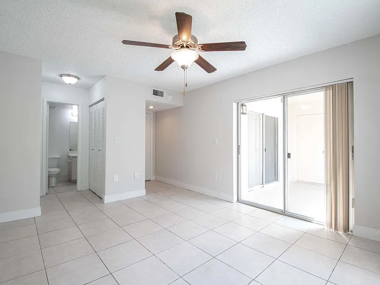 Legacy Palm Gardens — Photo 15