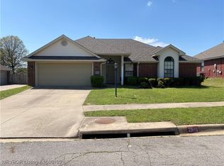 2515 Elfen Gln, Van Buren, AR 72956