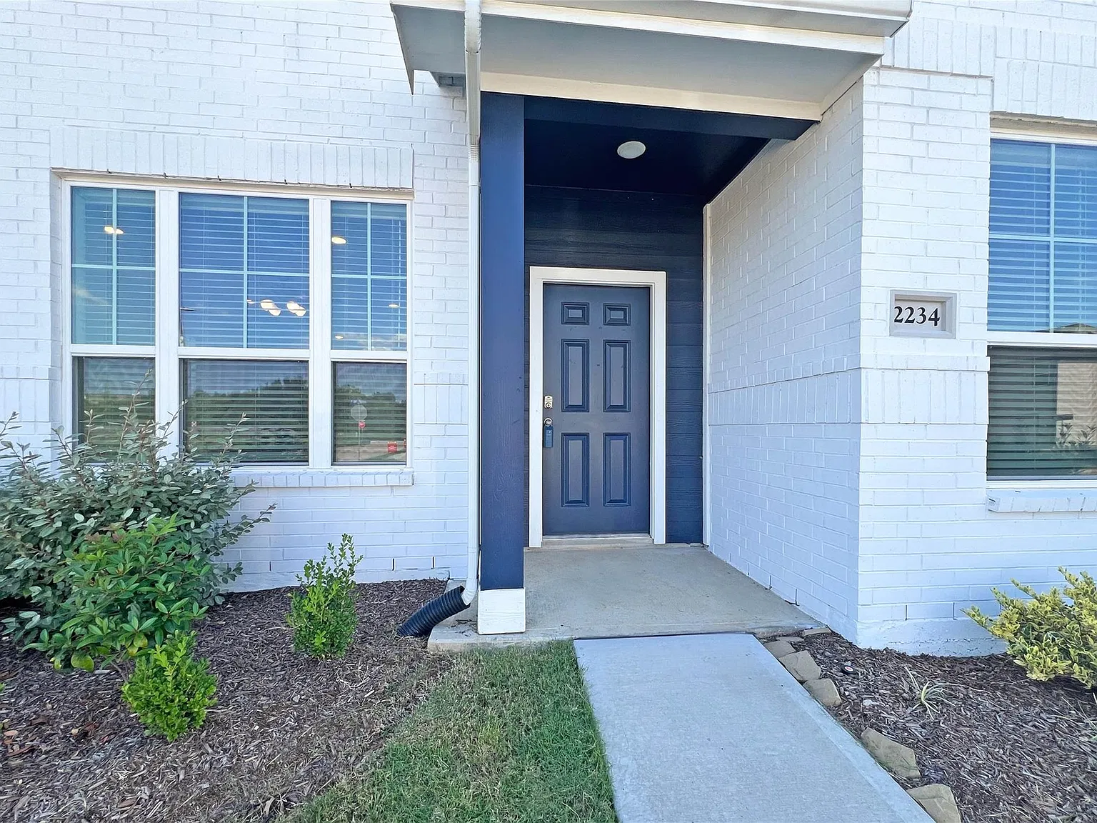 3 bed, 2.5 bath, 1758 sqft, $1,950 — Photo 4