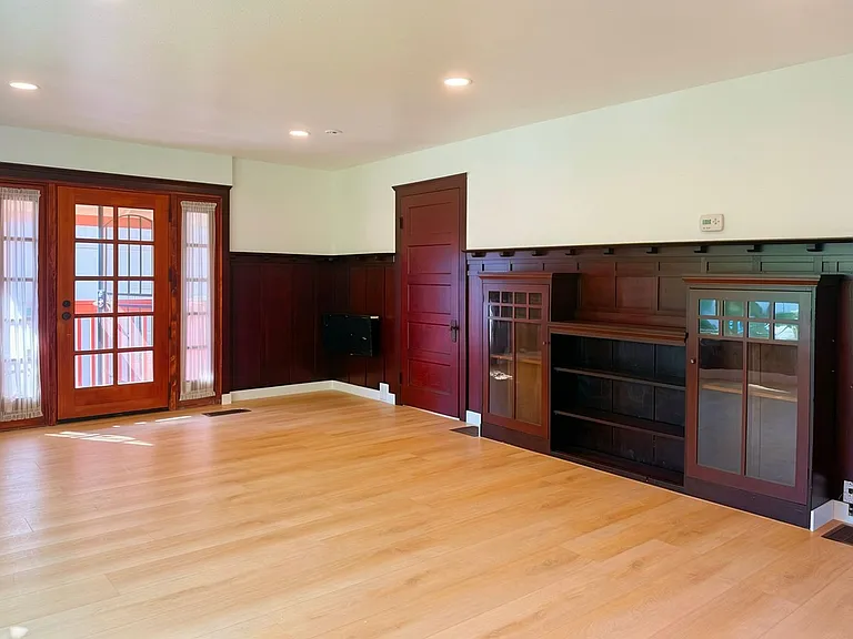 4546 Muir Ave — Photo 2