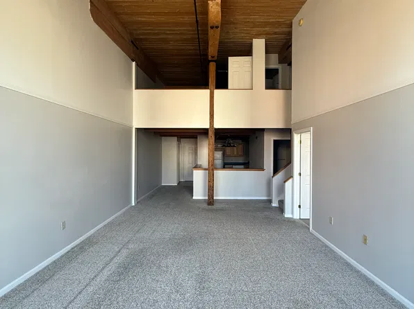 125 Main St APT 59, Newmarket, NH 03857