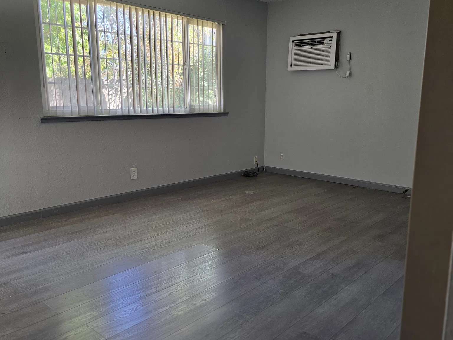 2 bed, 1000 sqft, $1,500 — Photo 3