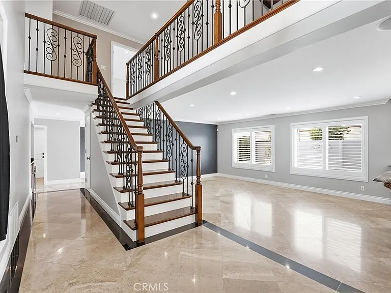 120 Christensen Dr — Photo 3