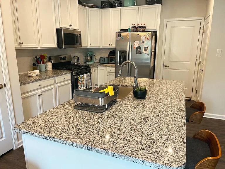 240 Stonehurst Dr — Photo 8