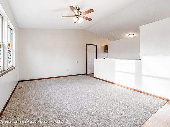 3rd image of 5900 Monticello Dr