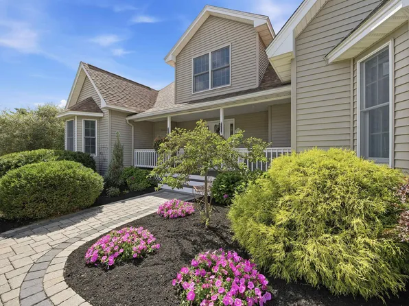 12 Pasture Drive, Franklin, NH 03235