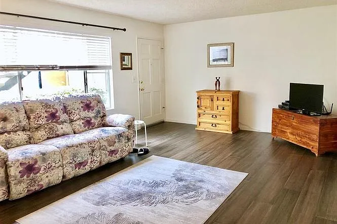 4800 Williamsburg Ln #142 — Photo 4