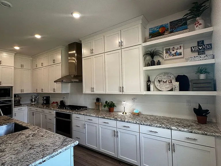 2305 Banks Dr — Photo 4
