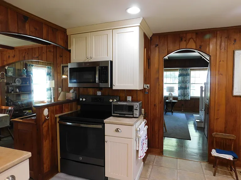 70 E Grand Ave — Photo 59