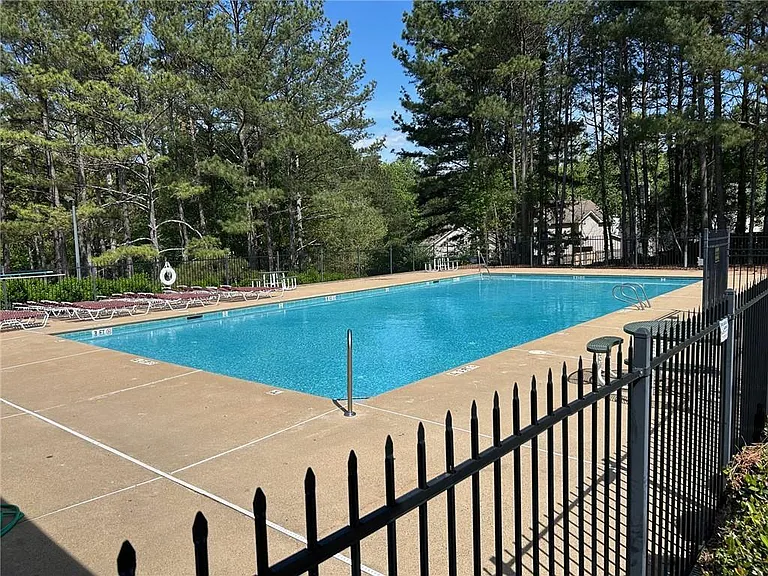 140 Stoneforest Dr — Photo 24