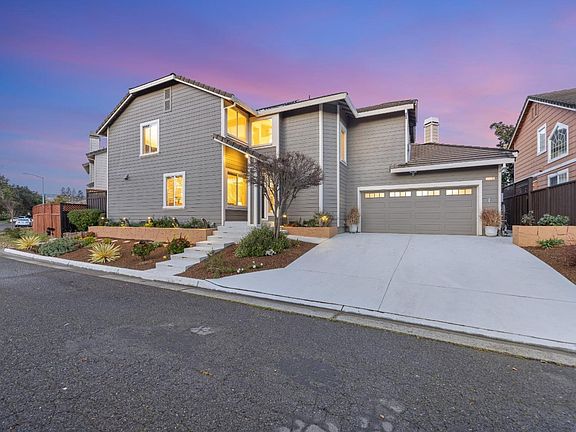 2nd image of 1720 Spyglass Road