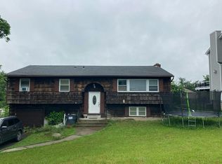 111 Country Club Dr, Maybrook, NY 12543