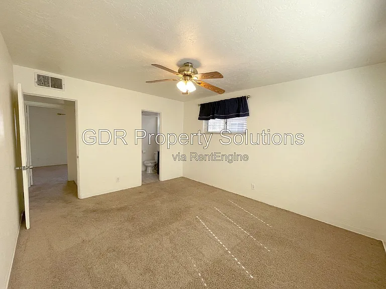 5703 Princess Jeanne Ave NE — Photo 12