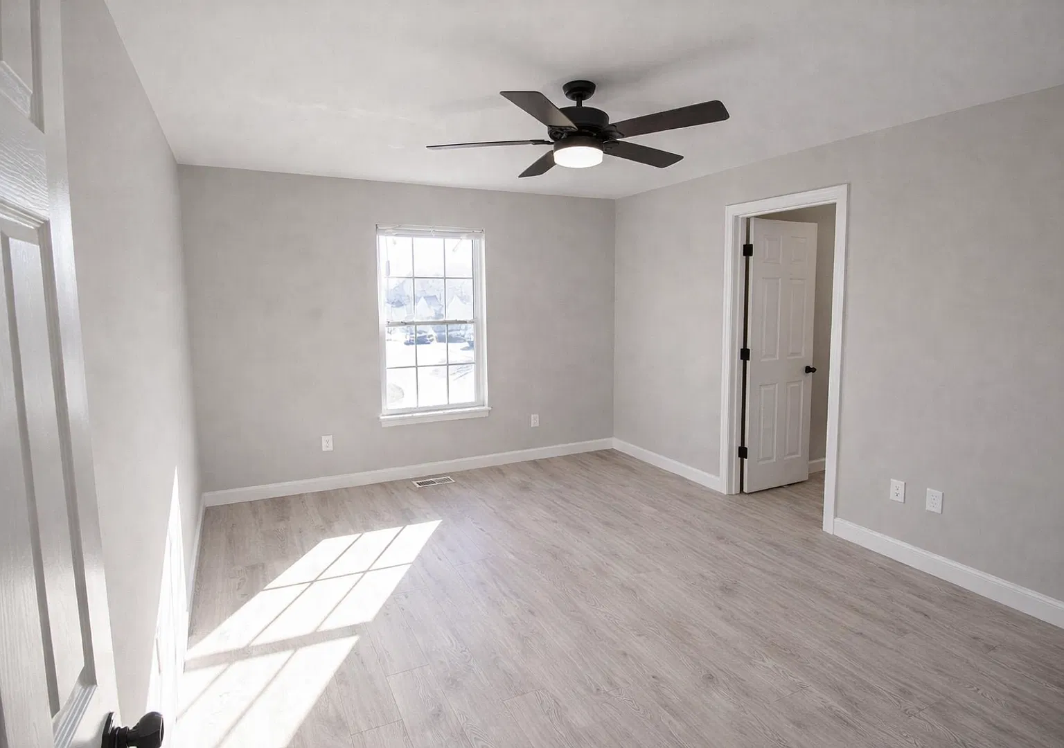 Brand New Townhomes! - Great location 3bed/2.5 bath — Photo 4