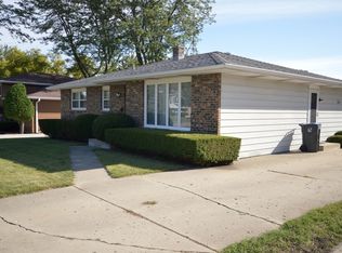 1933 N Jackson St, Waukegan, IL 60087