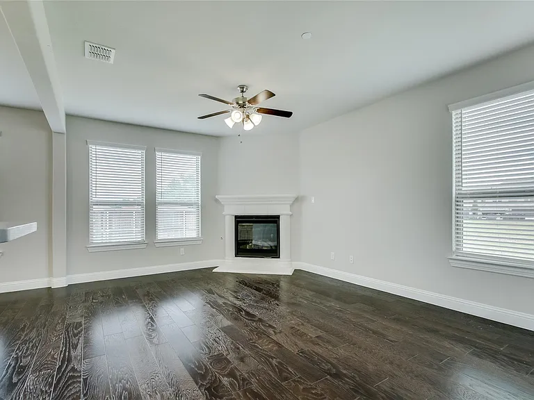 2949 Galveston St — Photo 7