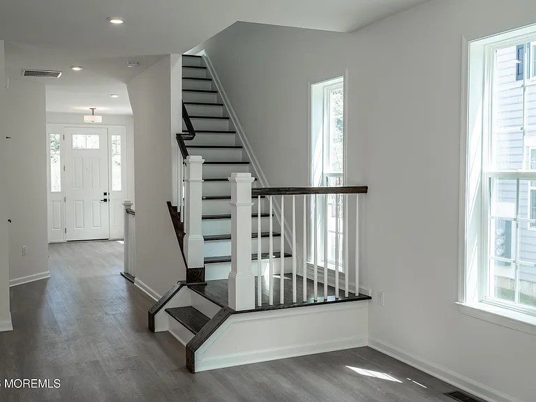 301 Holland Dr — Photo 22