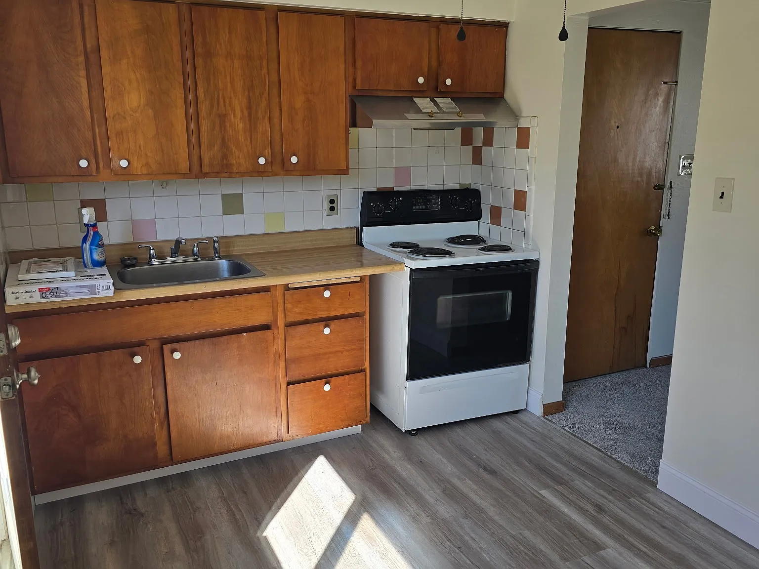 1 bed, $650 — Photo 1