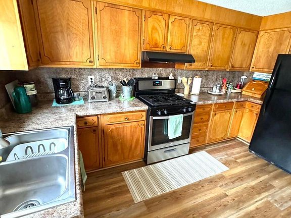 4th image of 533 Grayton Rd