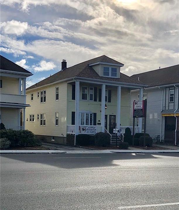 1st image of 700 Reservoir Ave