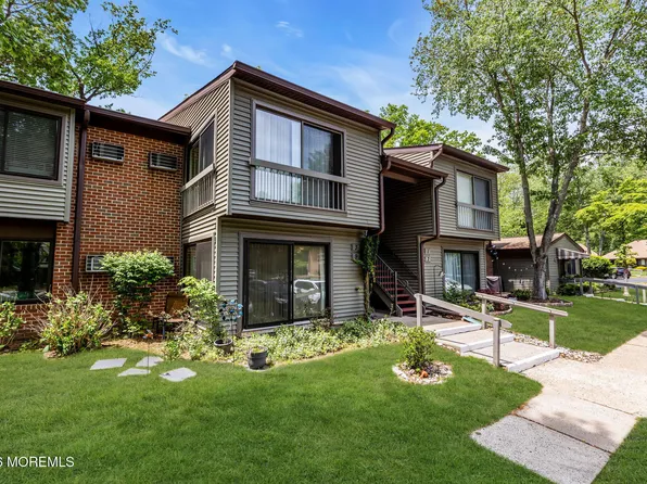 9 Medford Court, Red Bank, NJ 07701