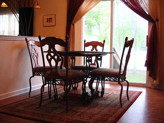 Lot's of light in Kitchen~