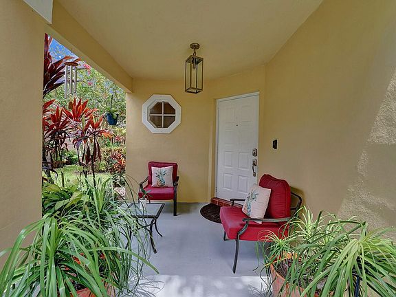 2nd image of 2940 Myrtle Oak Circle