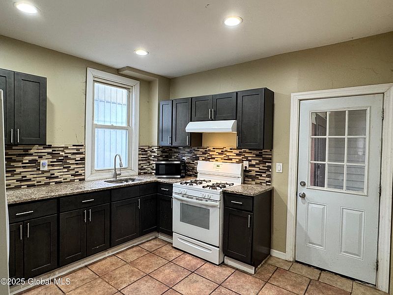 2nd image of 109 13th Street