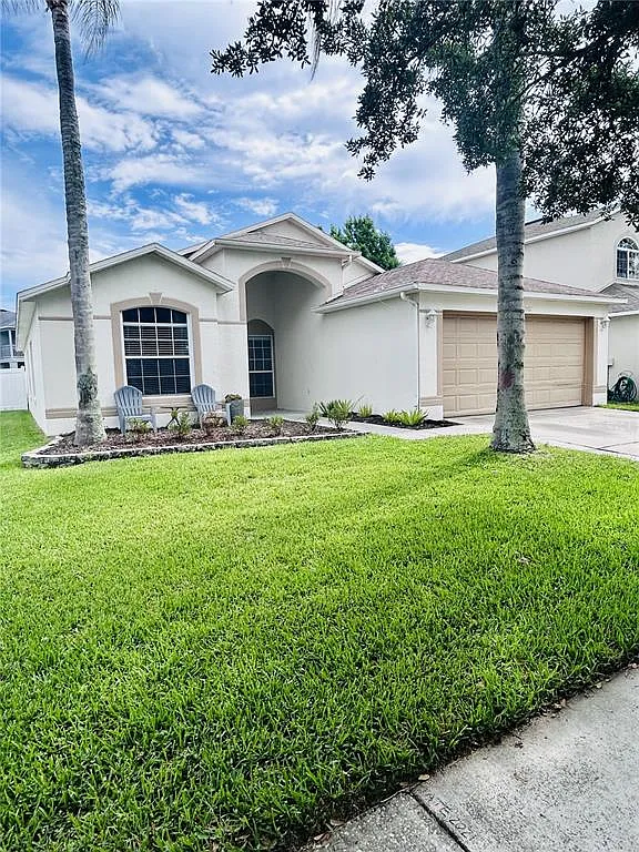 4 bed, 2.0 bath, 1804 sqft, $3,200 — Photo 1
