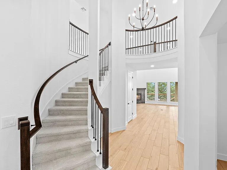 310 Barton Crk — Photo 9