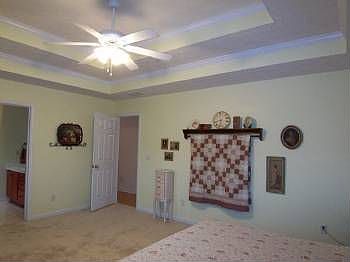 5th image of 6174 Devonshire Dr NE