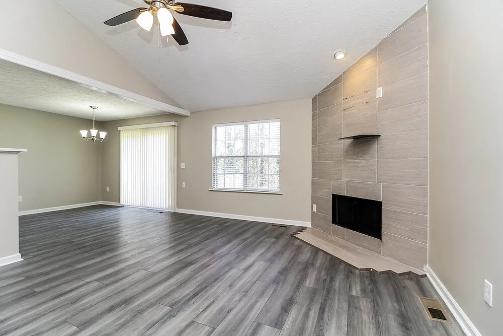 3 bed, 2.0 bath, 1287 sqft, $1,980 — Photo 4