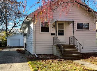 609 Maple St, Neenah, WI 54956