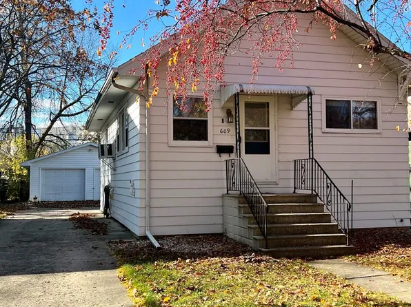 609 Maple St, Neenah, WI 54956