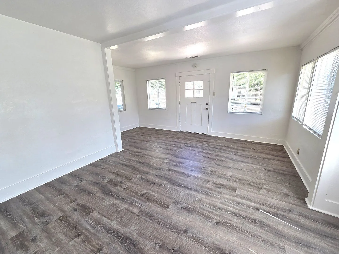 Immaculate 4 Bedroom 2 Bath Home — Photo 2